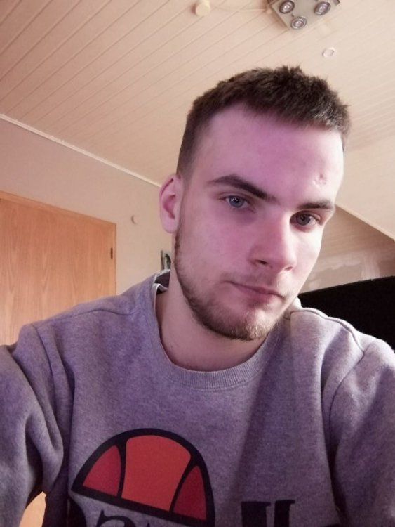 mirco.thumb.jpg.044a5671759d1e6205919d8d98a53b40.jpg
